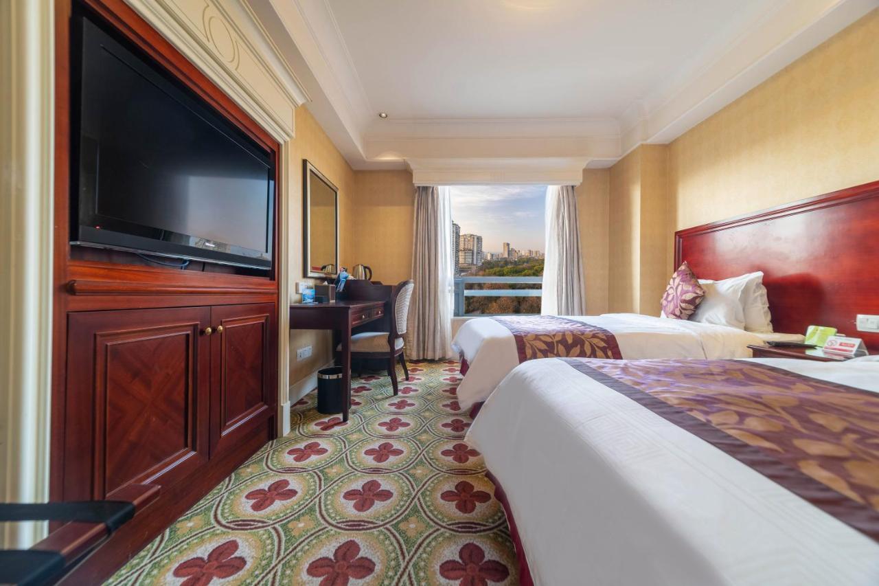 Ramada Yichang Hotel Eksteriør bilde