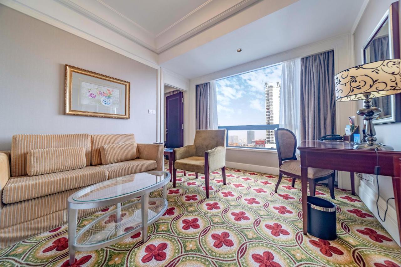 Ramada Yichang Hotel Eksteriør bilde