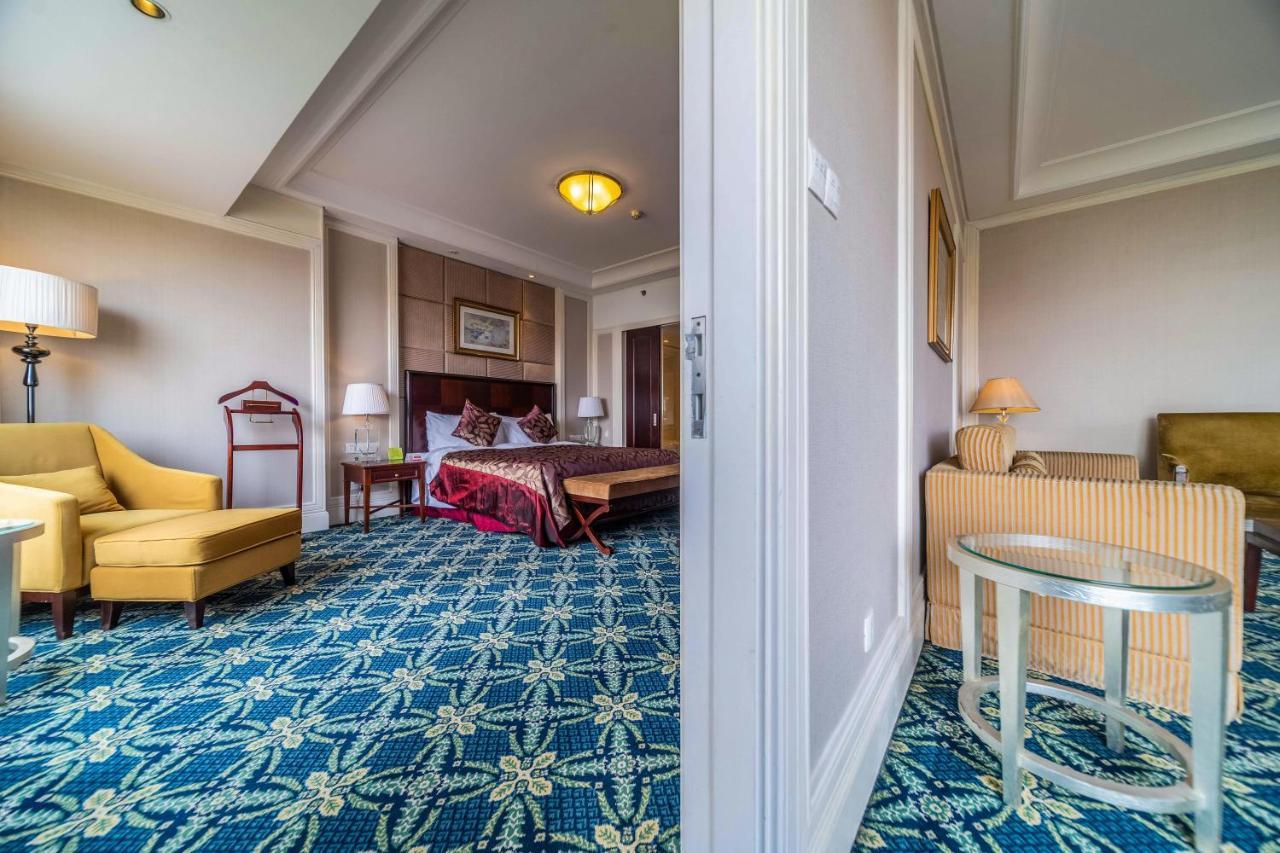 Ramada Yichang Hotel Eksteriør bilde