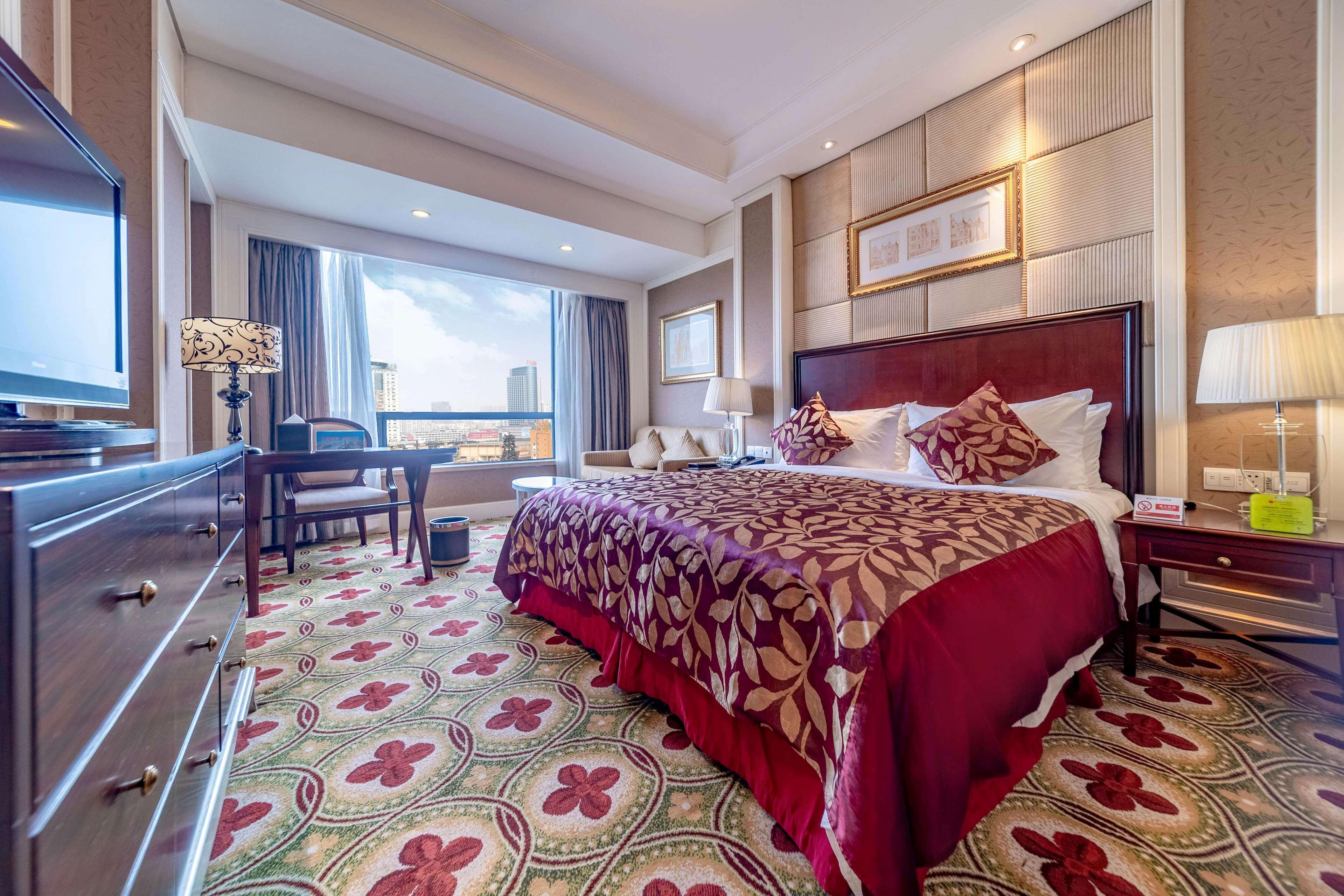 Ramada Yichang Hotel Eksteriør bilde