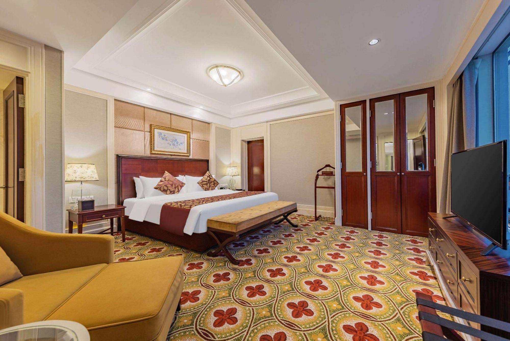 Ramada Yichang Hotel Eksteriør bilde