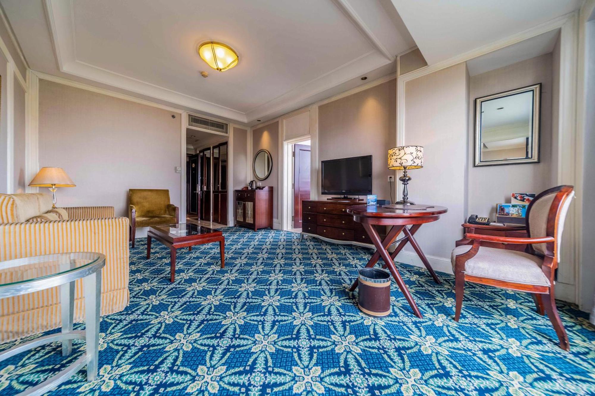 Ramada Yichang Hotel Eksteriør bilde